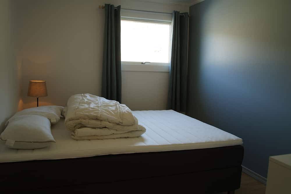 5 bedrooms, large apartment on farm, nice view and nature in Herand, Hardangerfjord