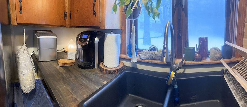 Darling cottage near entrance to Letchworth State Park overlooking Silver Lake! in Wyoming County