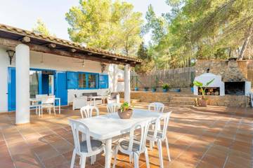 Villa in Santa Eulària des Riu, Ibiza Osten für 5 