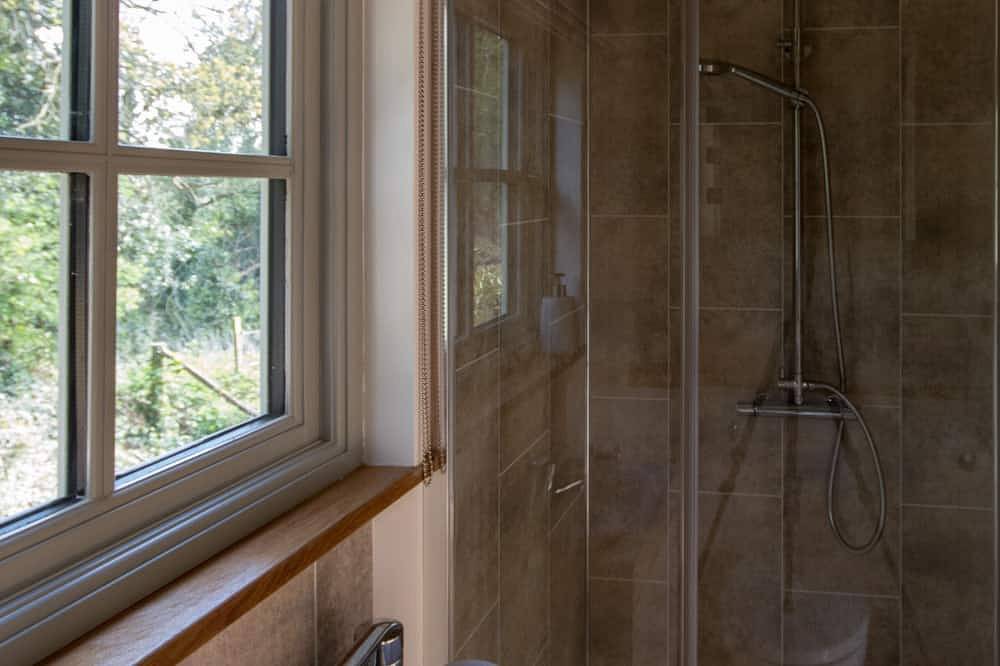 Luxury shepherd's hut in Bransgore, Hampshire