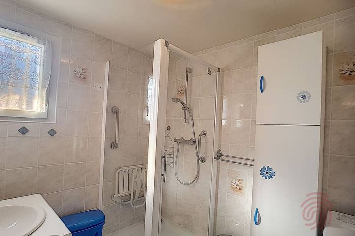 Gîte pour 2 personnes, avec jardin dans Office De Tourisme De Lamalou Les Bains - 4