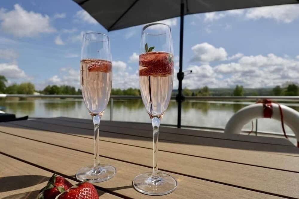 Ganze Wohnung, Hausboot für 5 Gäste mit 45m² in Höxter (246730) in Höxter, Kreis Höxter