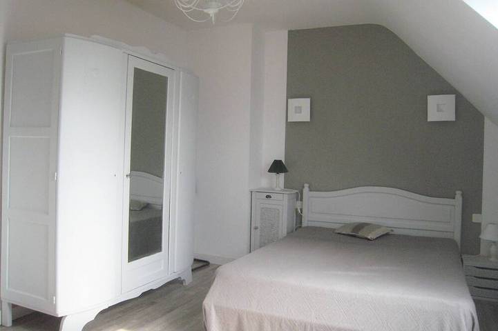 Location de vacances pour 8 personnes, avec jardin à Lanmérin - 2