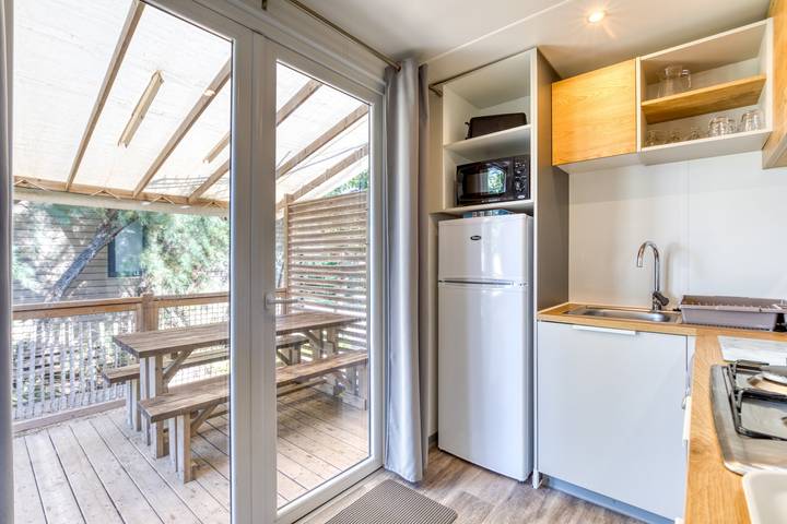 Mobilheim für 6 Personen im Castellas mit Gemeinschaftspool, privater Terrasse und Klimaanlage in Sete, Mittelmeerküste (Frankreich)