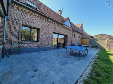 Gîte pour 12 personnes, avec jardin et terrasse à Sainghin-en-Weppes