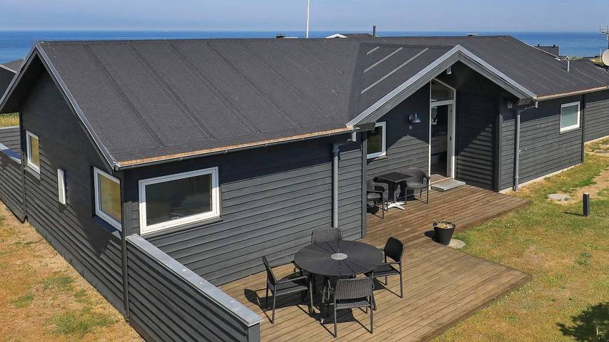 Ferienhaus für 7 Personen, mit Terrasse und Whirlpool in lønstrup