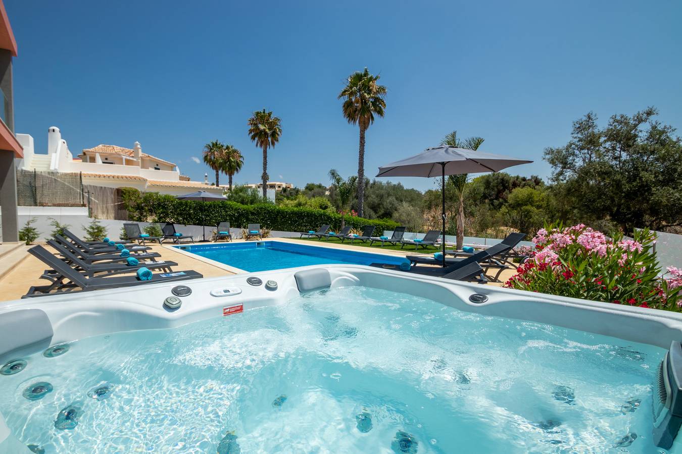 Villa Riviera in Armação de Pêra (costa), Faro Distrikt