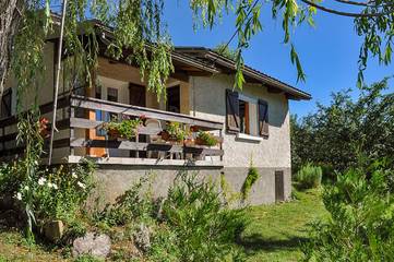 Gîte pour 4 personnes, avec jardin et terrasse à Selonnet