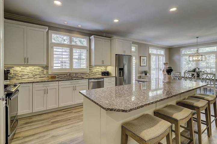 Vacation home for 14 people, with pool and balcony as well as hot tub in Hilton Head Island