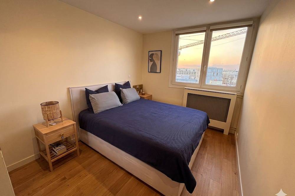 Entire apartment, Le Lolive - modern 2P apartment in Pantin in Pantin, Seine-Saint-Denis