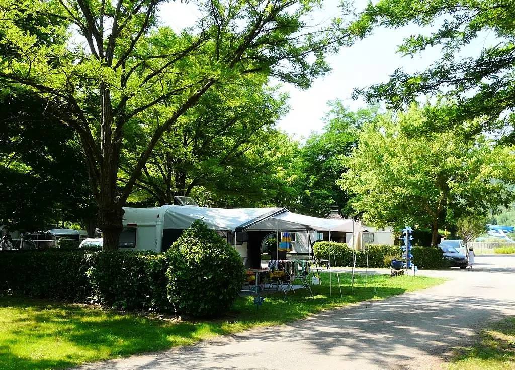 Stacaravan Magnolia 25 m² - 2 slaapkamers 4 tot 5 personen - 4 personen. bij de prijs inbegrepen in Flagnac, Aveyron