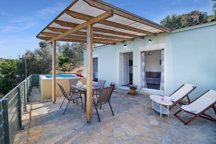 Vacation rental for 4 people, with Yard in Lefkada