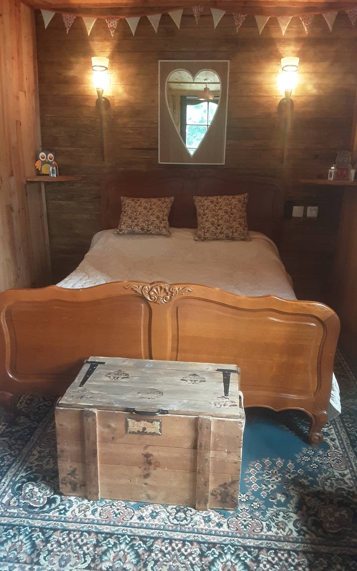 Cabane en bois pour 2 personnes, avec jacuzzi et jardin dans Mayenne - 3