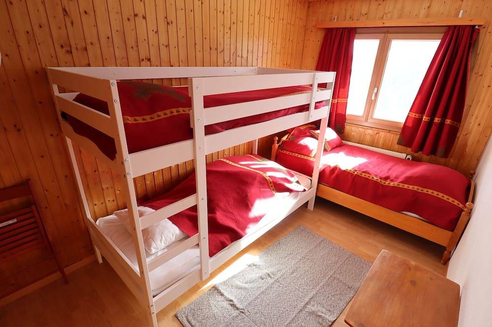 Ganze Wohnung, Exterior: Geräumige Wohnung für 5 Personen, im Zentrum des Dorfes, -Innenbereich: ca. 85 m2, Wohnzim in Saint Luc, Anniviers