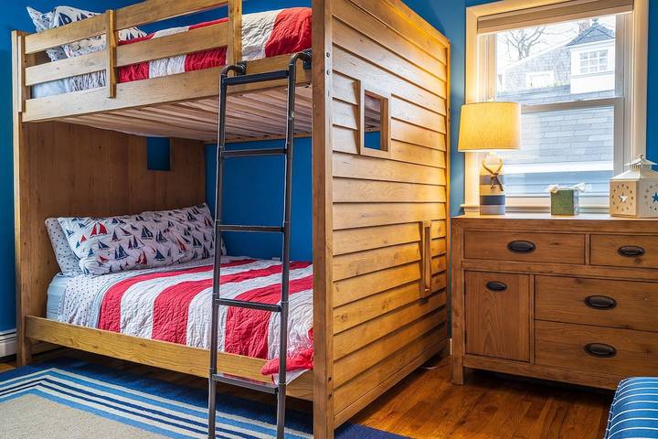 Vacation rental for 10 people, with hot tub and yard, with pets in Plymouth (MA)