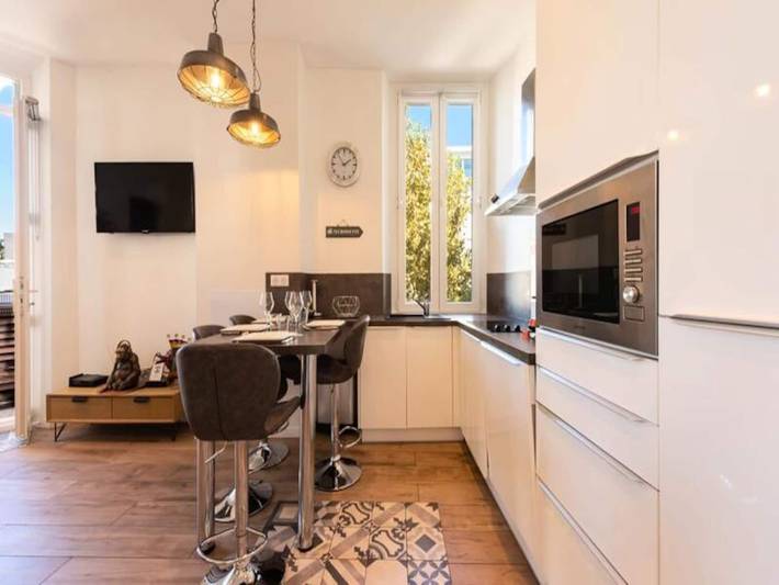 Gîte pour 6 personnes, avec balcon dans Gare De Cannes - 2