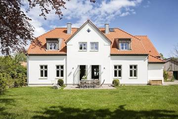 Ferienhaus für 14 Personen, mit Garten und Sauna sowie Terrasse, mit Haustier in Pommerby