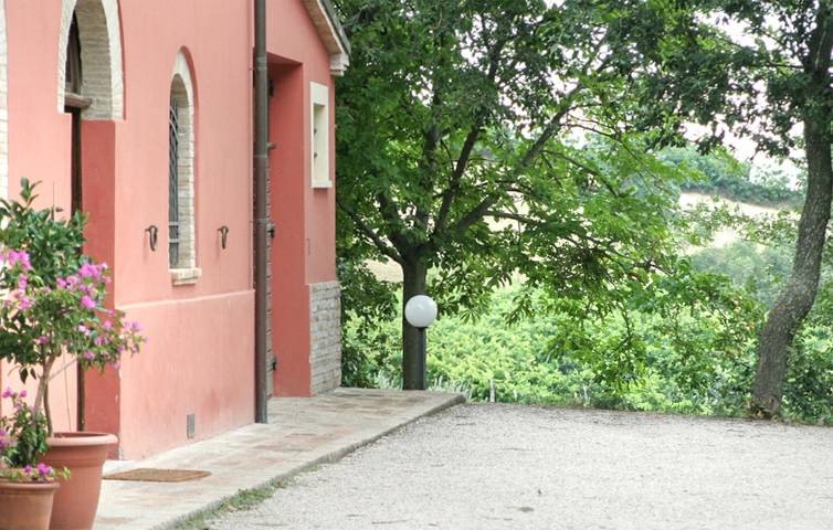 Casa vacanza per 9 persone con giardino in Serrungarina, Colli al Metauro