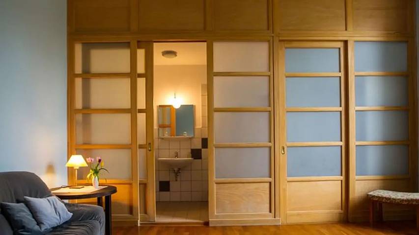 Ferienhaus für 24 Personen, mit Balkon und Terrasse sowie Garten und Sauna in Mecklenburgische Schweiz