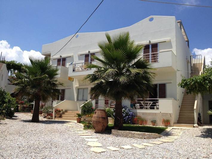 Gîte pour 2 personnes, avec jardin dans Kalyves - 2