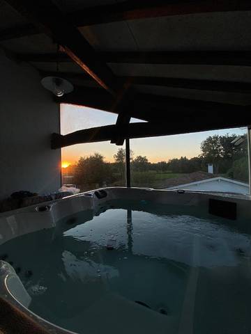 Gîte pour 8 personnes, avec jacuzzi et jardin, animaux acceptés à Listrac-Médoc