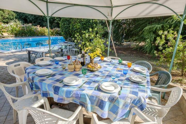 Bed and breakfast per 6 persone, con panorama e giardino nonché piscina - 1