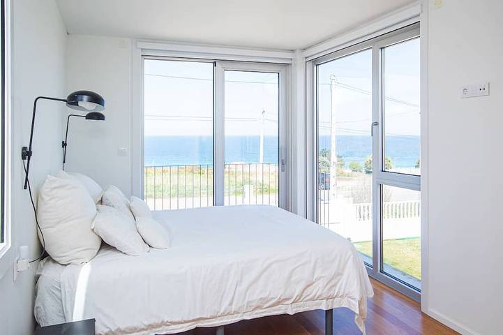 Ag Villa Razo Deluxe, with swimming pool and beach 400m away in Razo, Carballo