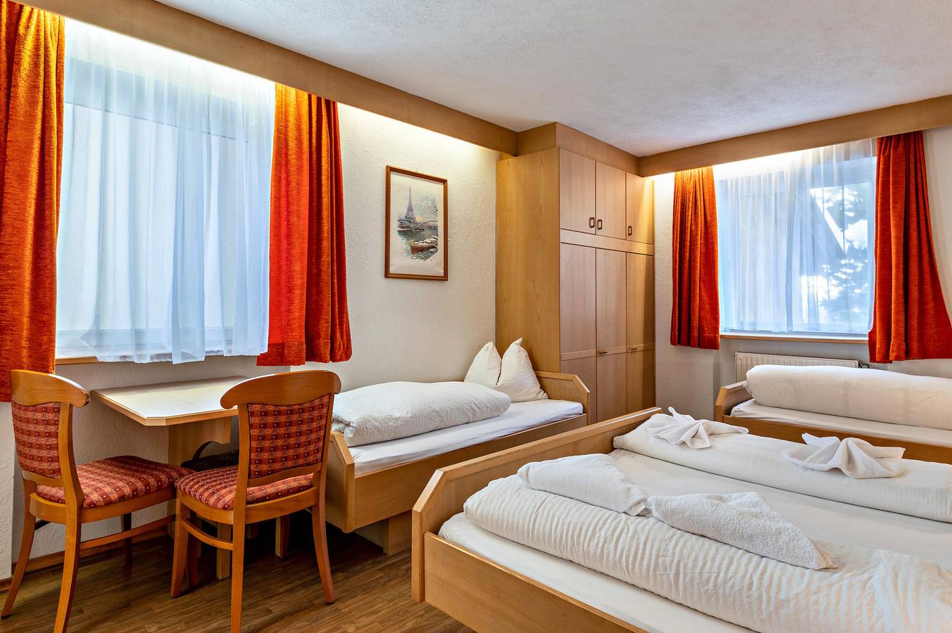 Ganze Wohnung, Ferienwohnung 'Apt Sellablick' mit Bergblick, privater Terrasse und Wlan in Meransen, Mühlbach