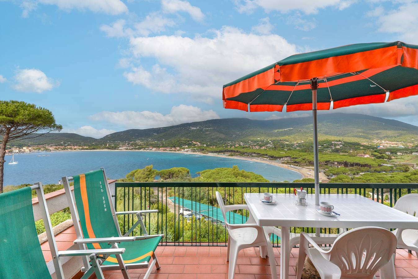 Ganze Wohnung, Die Terrasse über der Bucht von Marina di Campo in Marina di Campo, Elba