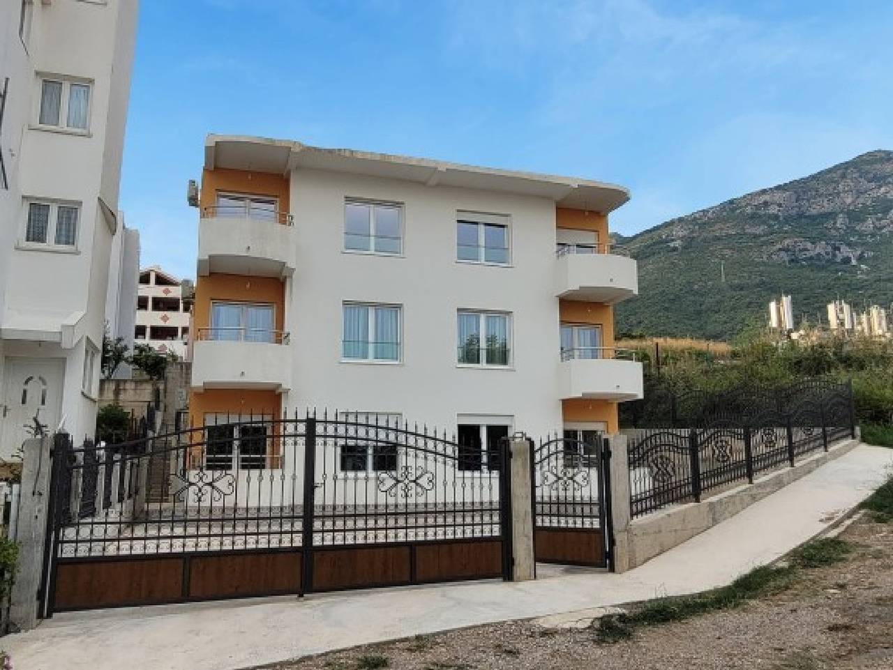 Ganze Wohnung, Studio Apartment with Sea View in Šušanj, Montenegro Coast