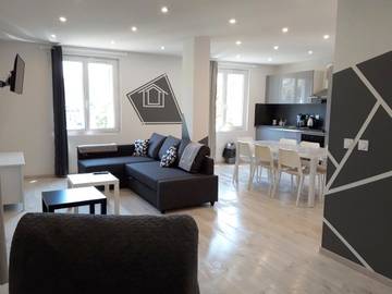 Gîte pour 5 personnes, avec vue et jardin, animaux acceptés dans Grotte de Massabielle
