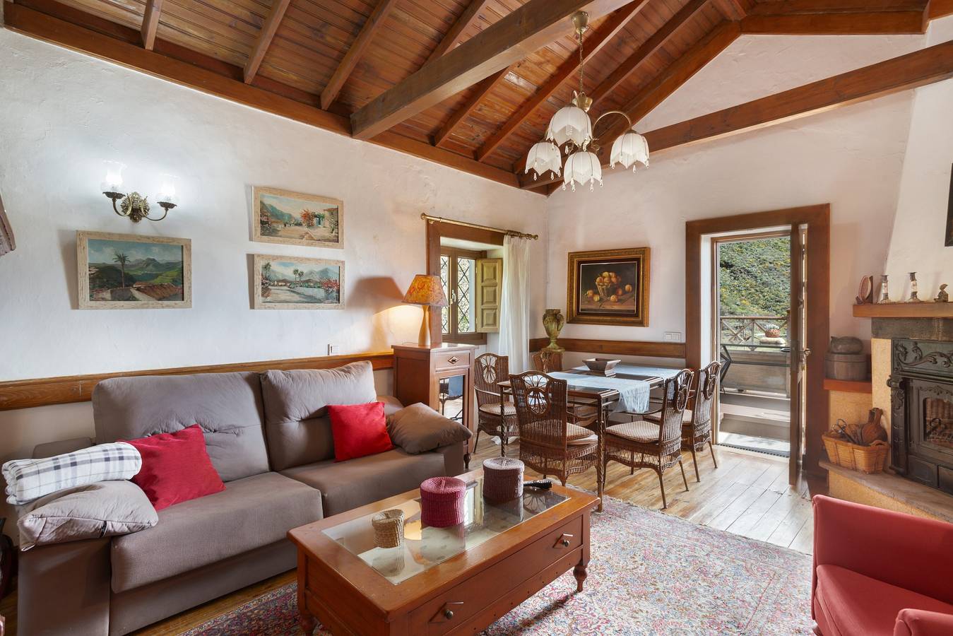 Apartamento inteiro, Casa principal de férias com vista para a montanha, Wi-Fi e ar condicionado in Las Lagunetas, Vega de San Mateo