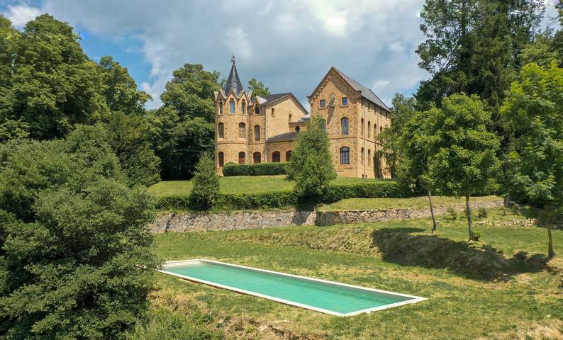 Gîte Rural avec Piscine à Sant Hilari Sacalm – Masoveria du Château de Villavecchia in Sant Hilari Sacalm, Province de Gérone