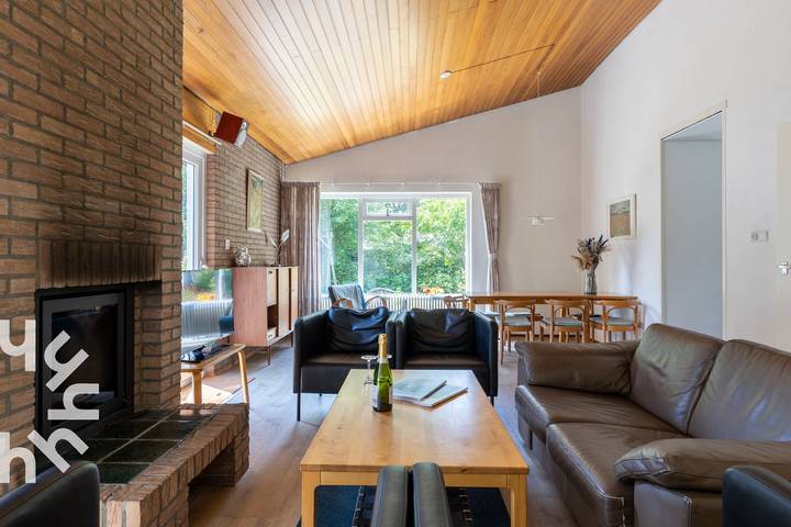 A spacious 6 pers. bungalow with sunny garden, located 1.5km from the beach in Oostkapelle in Oostkapelle, Walcheren