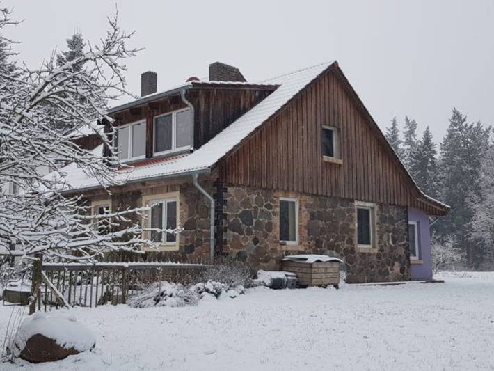 Ferienhaus für 4 Personen, mit Garten und Ausblick in Garzau-Garzin