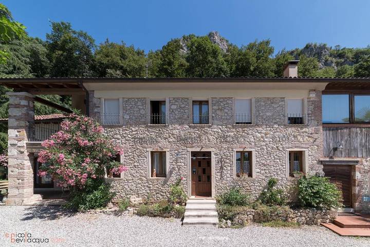 Location de vacances pour 2 personnes, avec vue et jardin à Longare