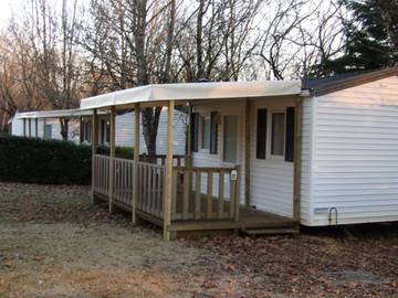 Mobil home pour 3 personnes, avec terrasse et piscine à Limeuil