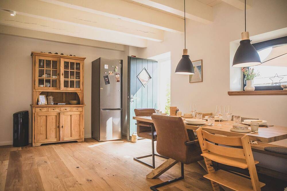 Ganze Wohnung, Rieke – Ferienwohnung im Gulfhof in Rysum bei Greetsiel, 80 m²/5 Pers. in Rysum, Krummhörn