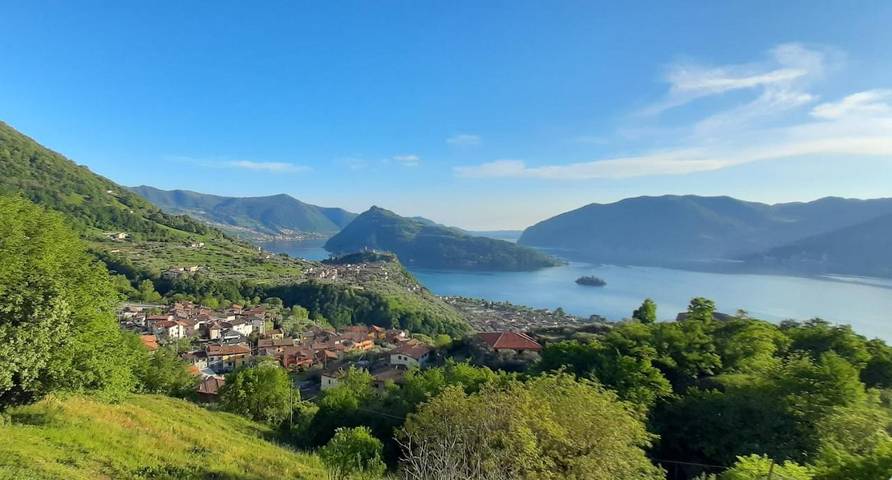 Ferienwohnung für 5 Personen, mit Garten und Ausblick sowie Seeblick, mit Haustier