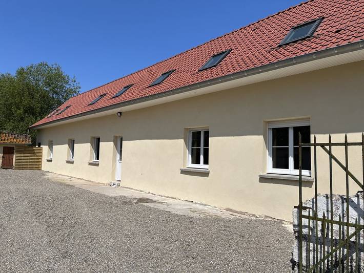 Gîte pour 14 personnes, avec terrasse et jardin, animaux acceptés