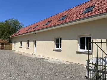 Gîte pour 14 personnes, avec jardin et terrasse, animaux acceptés à Favières