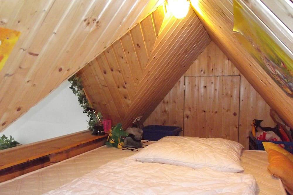 Ganze Wohnung, Urgemütliche kleine Dachgeschosswohnung mit Balkon und Loggia in Küstennähe in Großheide, Norden und Umgebung