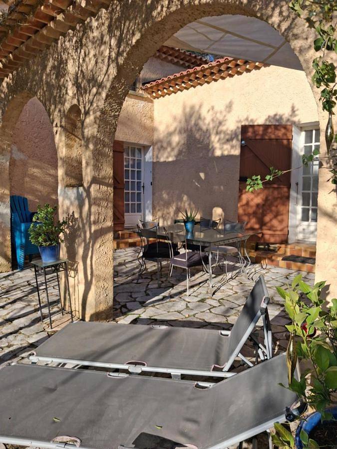 Location de vacances pour 14 personnes, avec jardin et vue, animaux acceptés à Le Cannet-des-Maures - 3