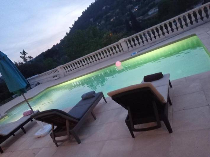 Location de vacances pour 6 personnes, avec piscine et jardin à Le Tignet - 3