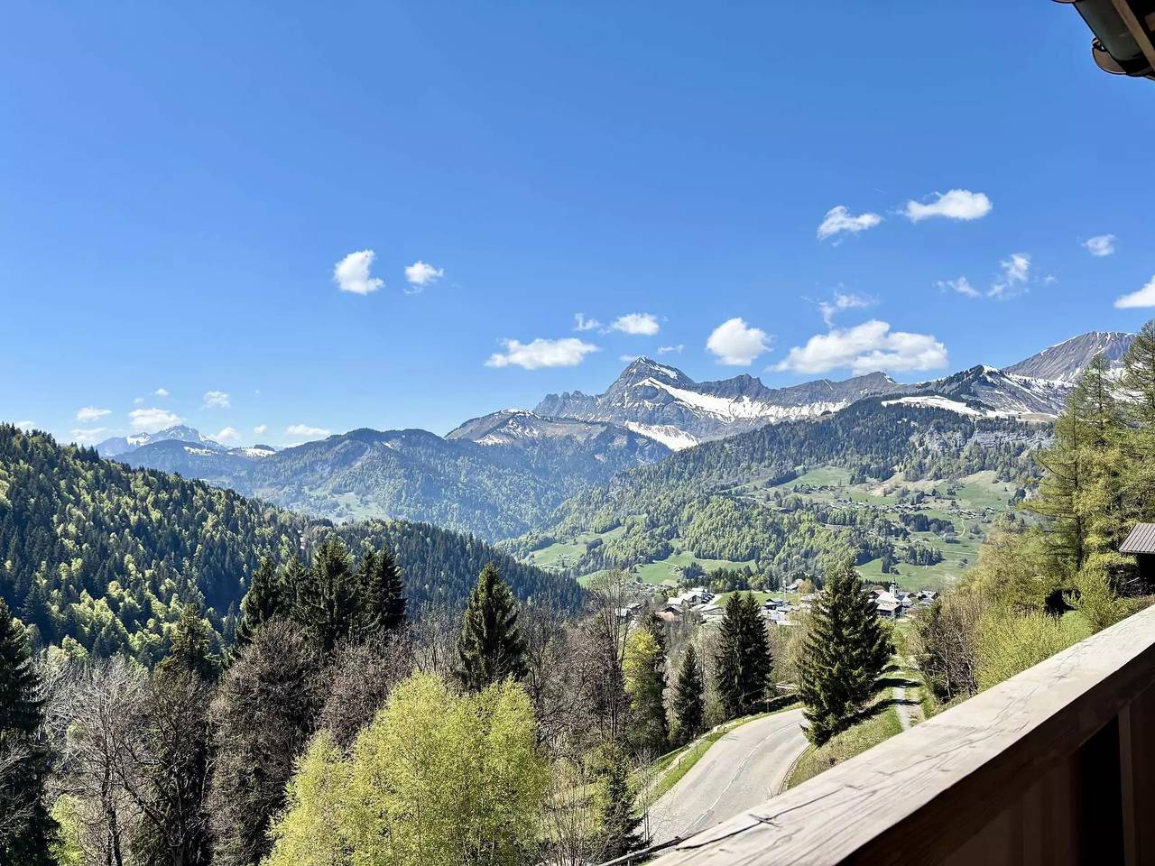 Appartement entier, Appartement de charme avec une superbe vue sur le Mont Charvin in Notre-Dame-de-Bellecombe, Région d'Albertville