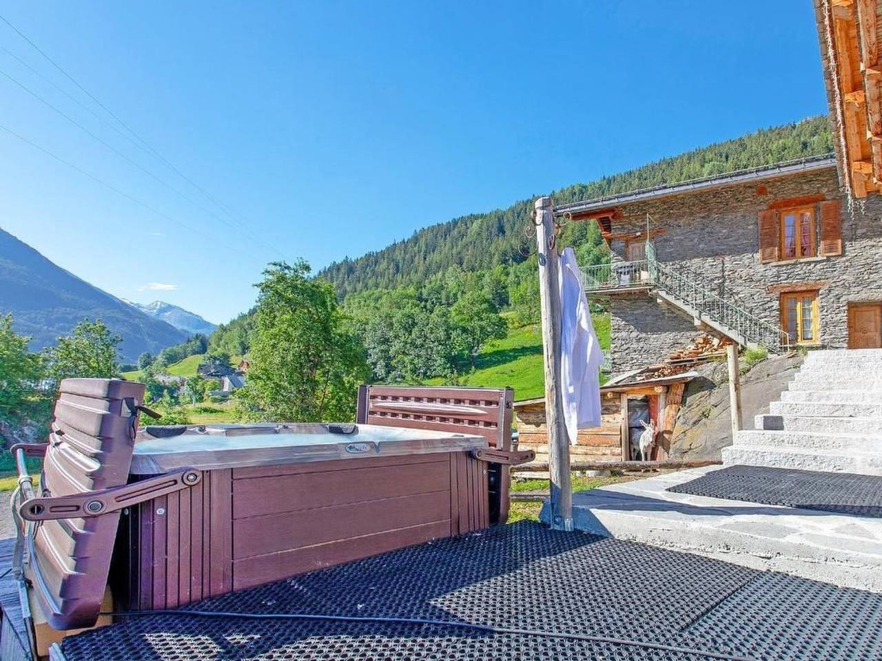 Luxus-Apartment mit Bergblick, Balkon & Sauna nahe Skigebiet in Villaroger, Albertville und Umgebung