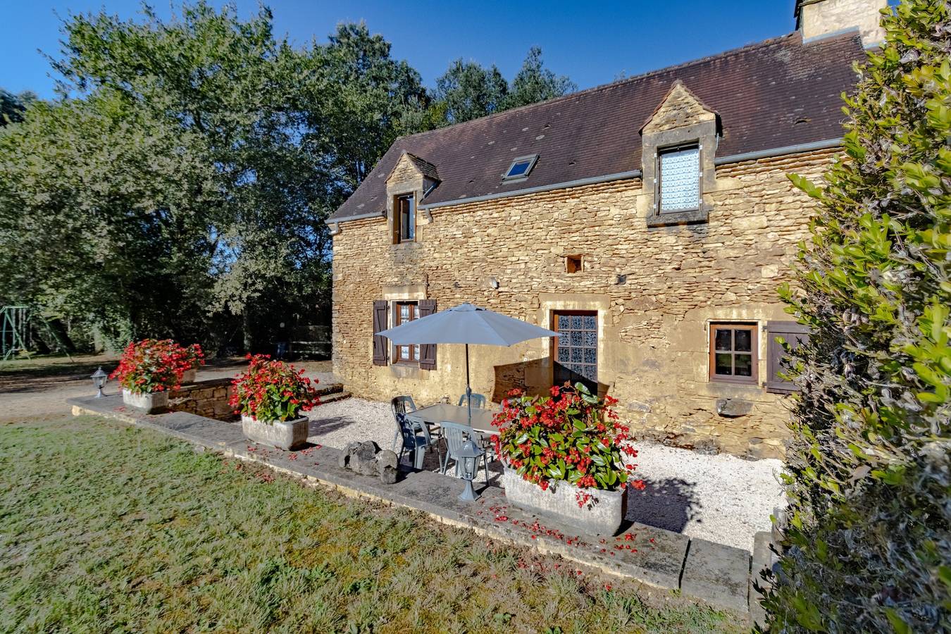 Maison de vacances 'Le Petit Pech' avec piscine partagée, terrasse privée et Wi-Fi in Prats-de-Carlux, Périgord Noir