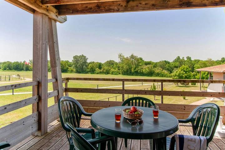 Location de vacances pour 5 personnes, avec piscine et balcon à Jonzac - 4