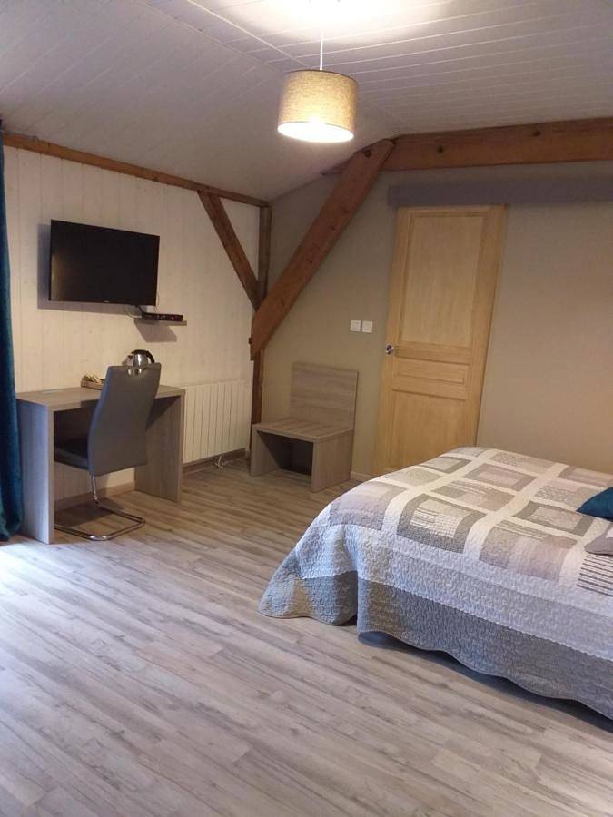 Chambre d’hôte pour 2 personnes, avec vue et terrasse, animaux acceptés dans Nantua - 3