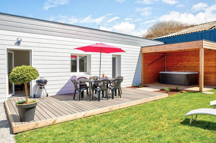 Ferienhaus für 4 Personen, mit Garten und Pool sowie Whirlpool